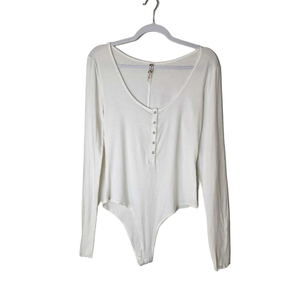 Intimately Free People cream 5 snap long sleeve lightweight bodysuit Size L